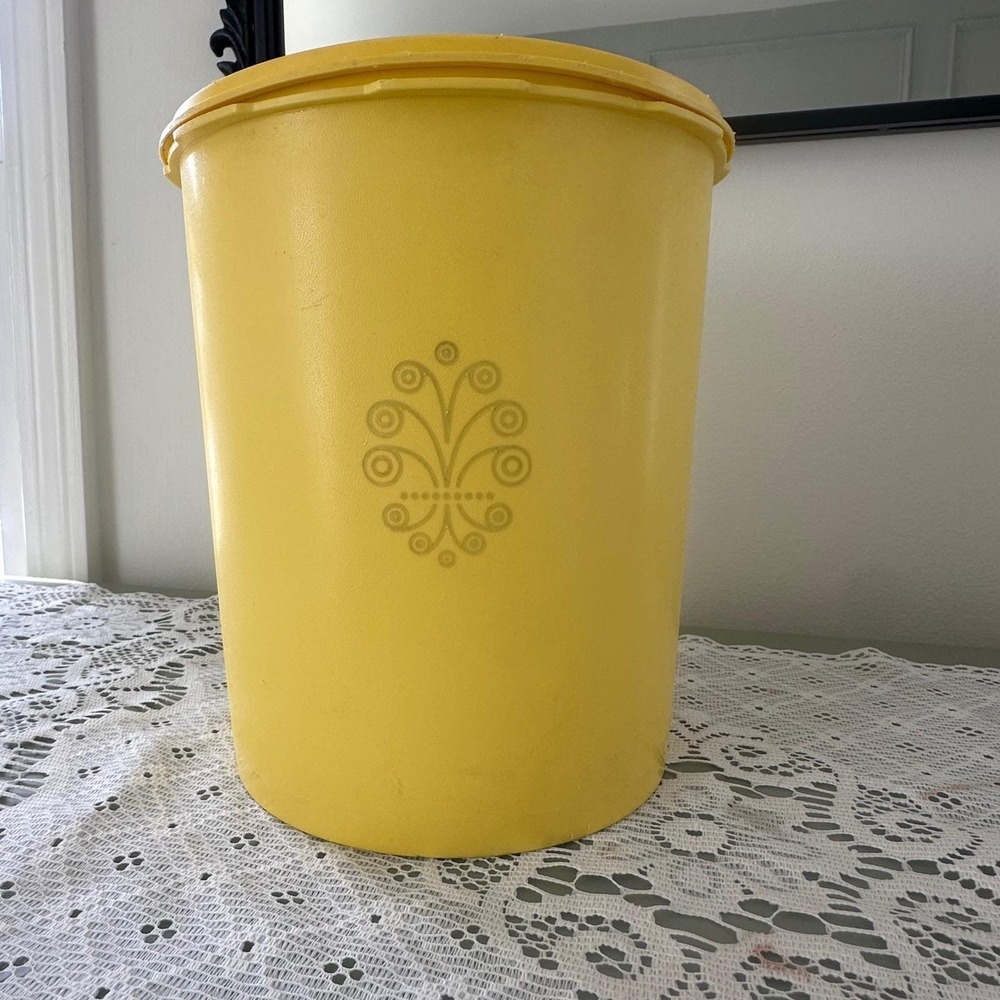 Vintage Tupperware Yellow Servalier Canister Sunburst Lid 805-12 Retro Floral